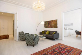 Luxury Living - Centrally Located
